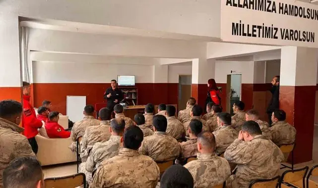AFAD'dan jandarma personeline çığda arama kurtarma eğitimi