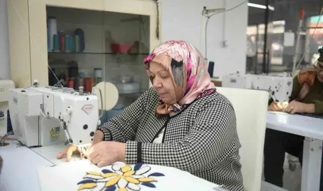 Esenyurt'ta kadınlar el sanatlarının inceliklerini öğreniyor
