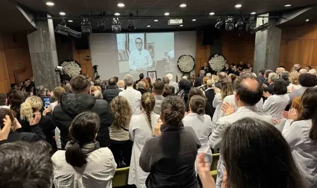 Meslektaşlarından Amerikan Hastanesi Başhekimi Dr. İsmail Bozkurt'a gözü yaşlı veda