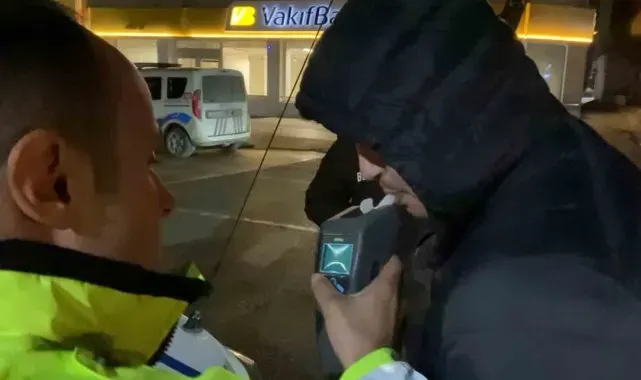 Alkollü yakalanan genç sürücünün ehliyetine el konuldu