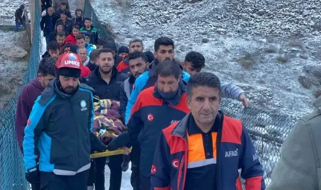 Hakkari'de dağdan düşen genç hayatını kaybetti