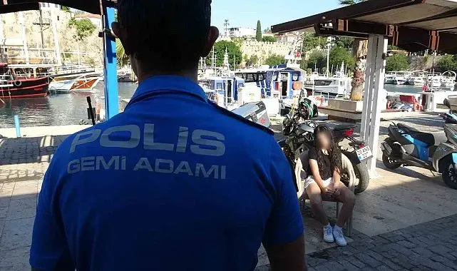 Denizde mahsur kalan 15 yaşındaki kız çocuğu kurtarıldı