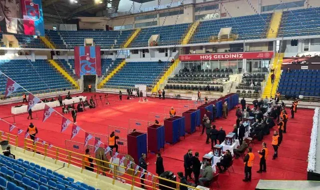 Trabzonspor Kulübü'nde oy verme işlemi başladı
