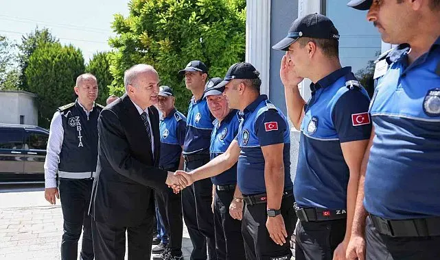 Başkan Özlü'den zabıta personeline tespih