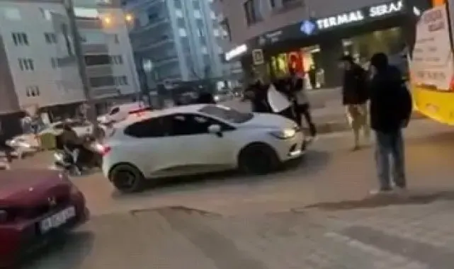 Bursa'da yol verme kavgası kamerada