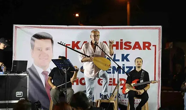 Karahisar Halk Gecesinde müzik ve eğlence dolu akşam