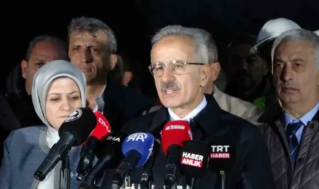Bakan Uraloğlu, Kanuni Bulvarı-Değirmendere Bağlantı Yolu ve Değirmendere Tünelleri'nde incelemelerde bulundu