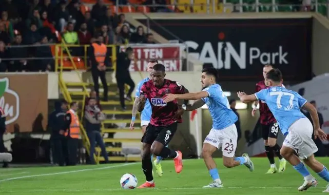 Trendyol Süper Lig: Alanyaspor: 1 - Trabzonspor: 1