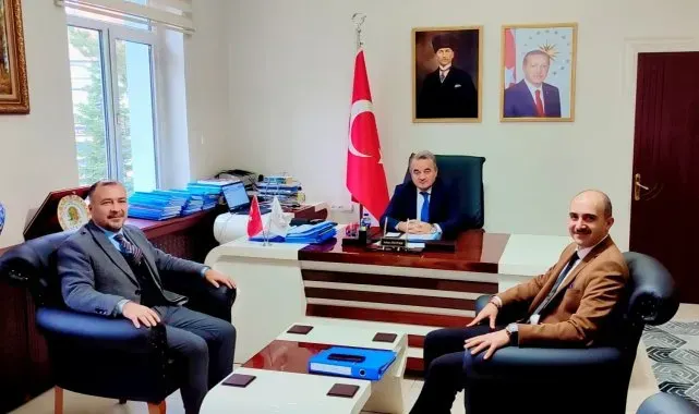 Bilecik'in tanıtımı için kapı kapı geziyor