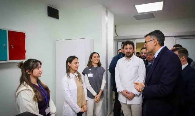 Vali Çelik, Çukurca Devlet Hastanesi'ni ziyaret etti