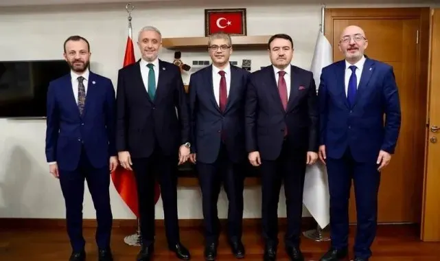 Kütahya Valisi ve milletvekillerinden Başkan Aydın'a tebrik ziyareti