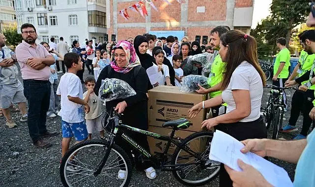 Bahçelievler'de 100 çocuğa bisiklet dağıtım töreni