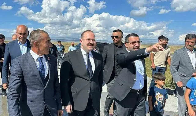 Arpaçay'da köy yolları betonla güçleniyor: Kuyucuk köyüne 650 metrelik beton yol