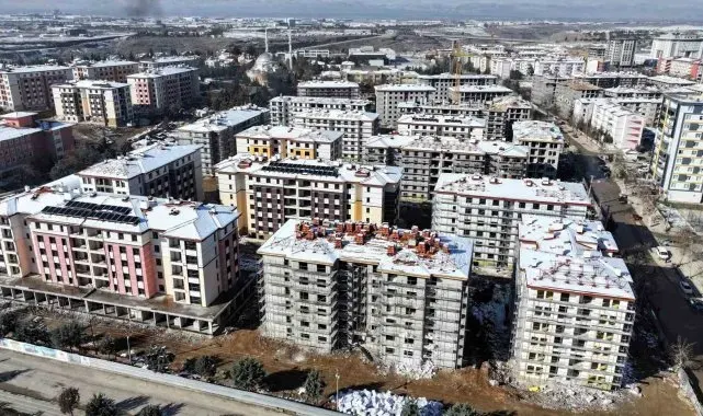 Malatya'da depremin izleri siliniyor
