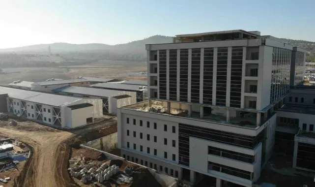 Kahramanmaraş'ta 3 yeni hastane Ocak'ta hasta kabulüne başlıyor
