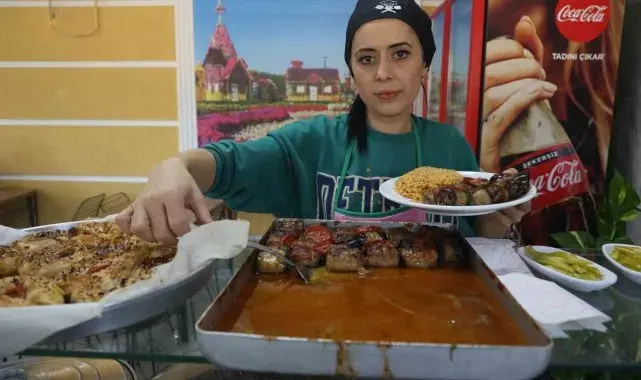 Eşini depremde kaybeden annenin yemek kazanı yetim evlatlarının geleceği için kaynıyor