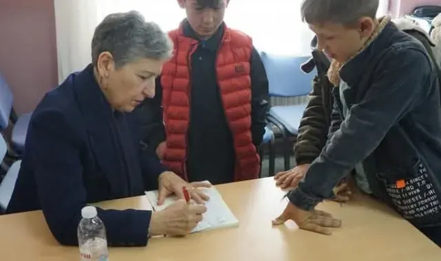 Yazar Vicdan Efe öğrencilerle buluştu