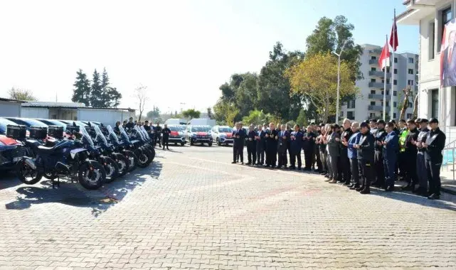 Hatay Büyükşehir Belediyesi, emniyete 100 araç hibe etti