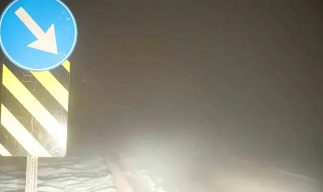 Aksaray'da yoğun sis görüş mesafesini 10 metreye düşürdü