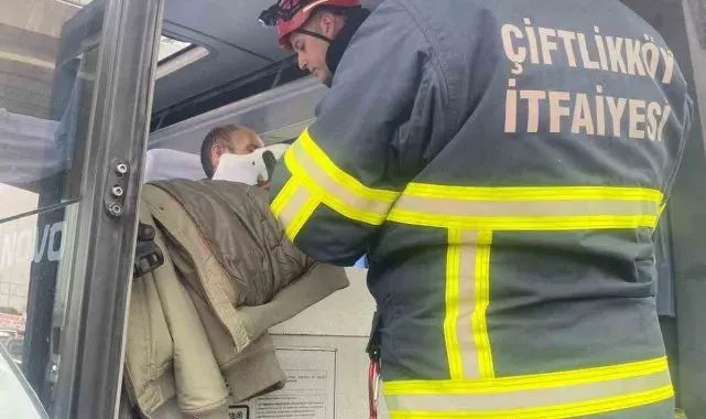 Yalova'da midibüs viyadük ayağına çarptı: 1 yaralı