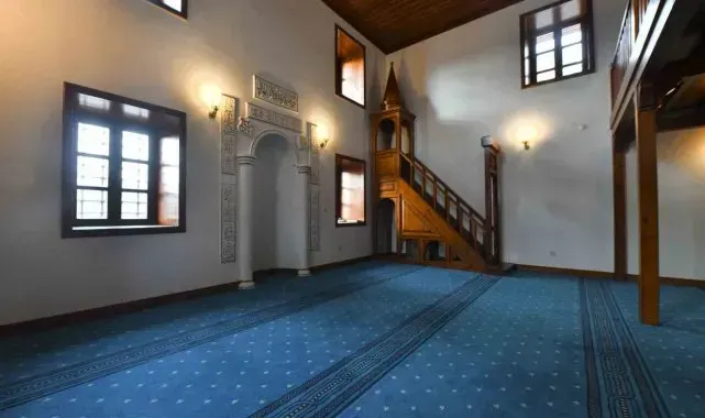 Ankara'da ahşap serenli minaresiyle dikkat çeken Hamidiye Camii aslına uygun olarak yeniden inşa edildi