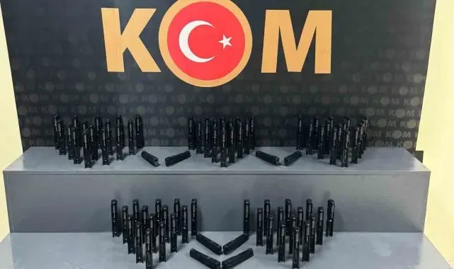 Kocaeli'de 98 tabanca sürgü takımı ele geçirildi