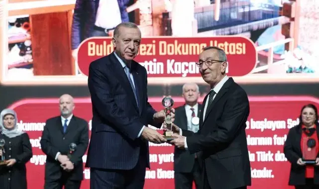 Buldanlı dokuma ustasına 'Yaşayan İnsan Hazinesi' ödülü