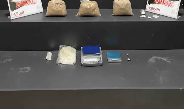 İzmir'de zehir evine baskın