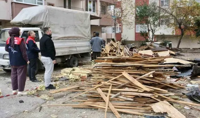 Fırtınada uçan çatılar için hasar tespiti sürüyor