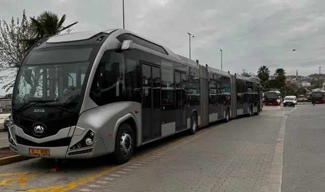 Bandırma'da 282 kişilik metrobüs hizmete girdi