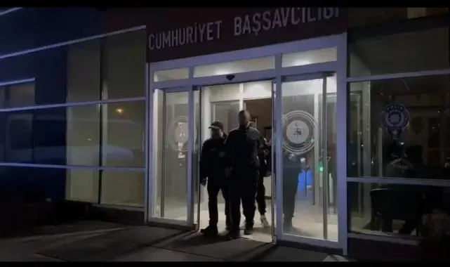 Kaçırdıkları adamın 1 milyon lirasını kendi hesaplarına aktarmışlardı, 4 kişi tutuklandı