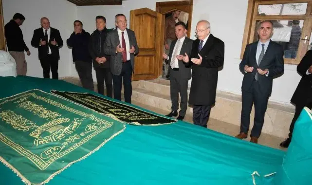 Kılıçdaroğlu'ndan Sivrihisar Belediye Başkanı Dökmeci'ye taziye ziyareti