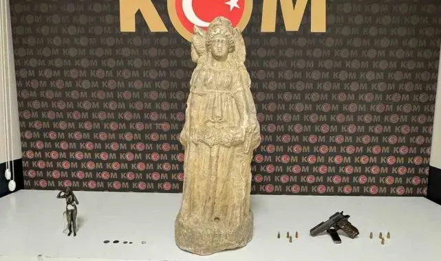 Polis tarafından ele geçirilen 4 başlı Hekate heykeli koruma altına alındı