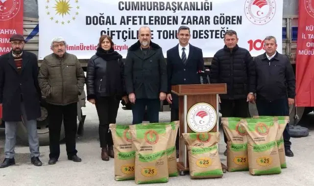 Kütahya'da doğal afetlerden zarar gören 301 üreticiye hububat tohumu desteği