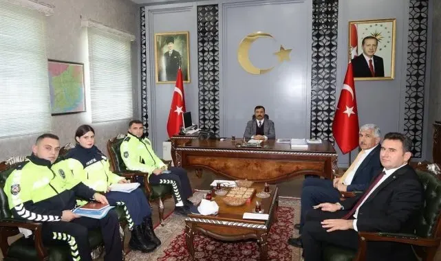 Kahta'da kış mevsimi trafik tedbirleri toplantısı gerçekleştirildi