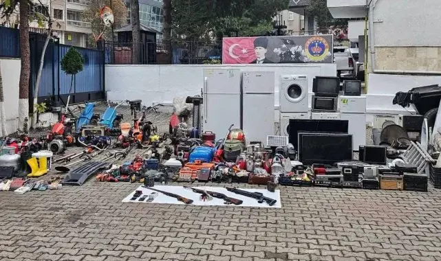 Hırsızların depolarından çıkanlar jandarmanın bahçesini doldurdu