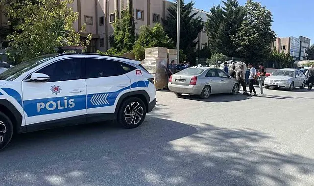 Alacak verecek kavgasında göğsünden bıçaklandı