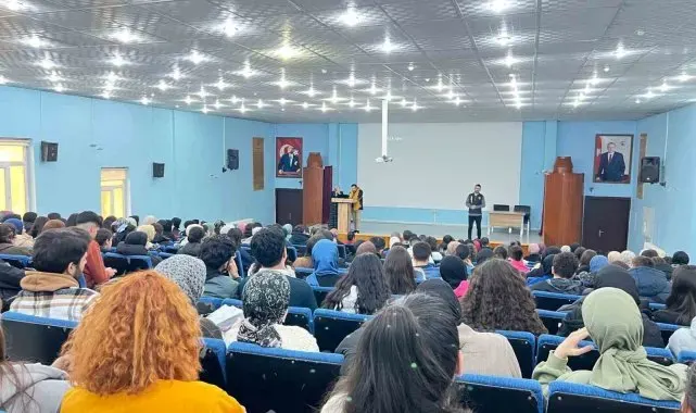 Ağrı'da bin 200 kişiye siber suçlar eğitimi verildi
