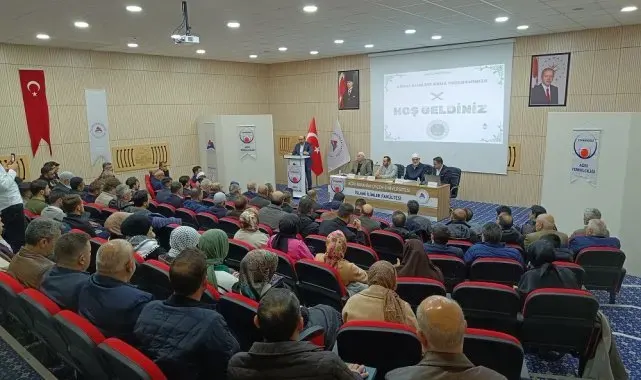 Ağrı'da "İlim ve irfan geleneği: Alimler ve Medreseler" konulu panel düzenlendi