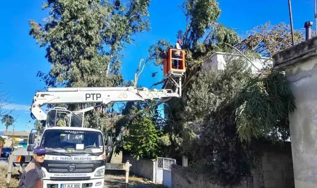 Tarsus'ta yağış sonrası yaşanan olumsuzluklar gideriliyor
