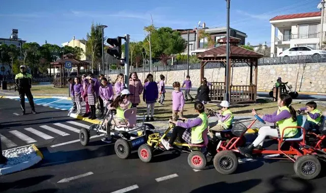 Kuşadası'nda trafik ve eğitim parkı ilk misafirlerini ağırladı