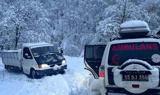 Yolda mahsur kalan 4 kişiyi UMKE kurtardı