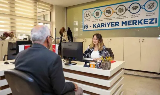 İş arayan ve kariyer planı yapan gençlere Gaziantep Büyükşehir destek oluyor