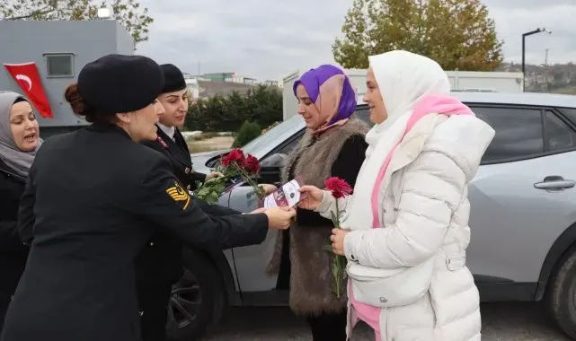 Yalova'da kadına yönelik şiddete karşı farkındalık etkinliği