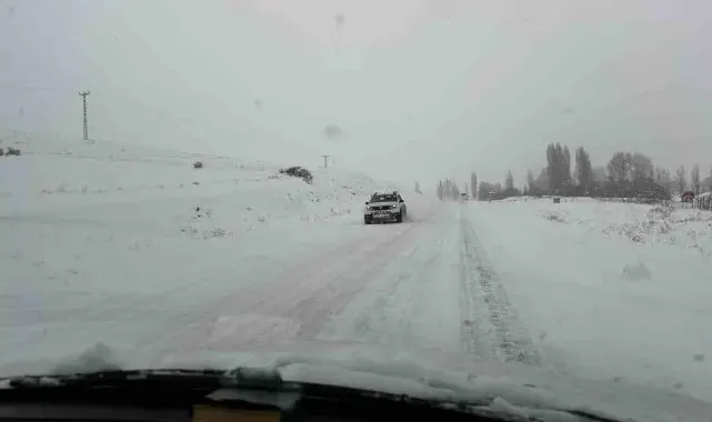 Sivas'ta 645 köy yolu ulaşıma kapandı