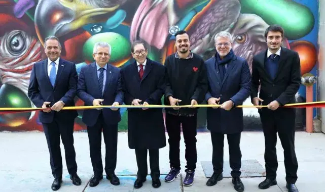 İzmir Ekonomi'de 'Kolombiya' rüzgarı