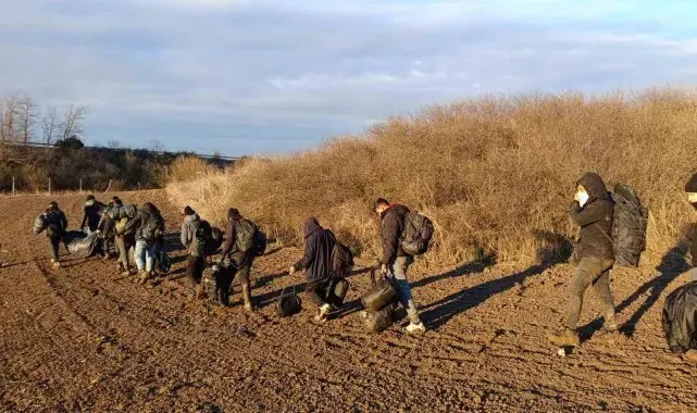 Tekirdağ'da 12 kaçak göçmen, 1 organizatör yakalandı
