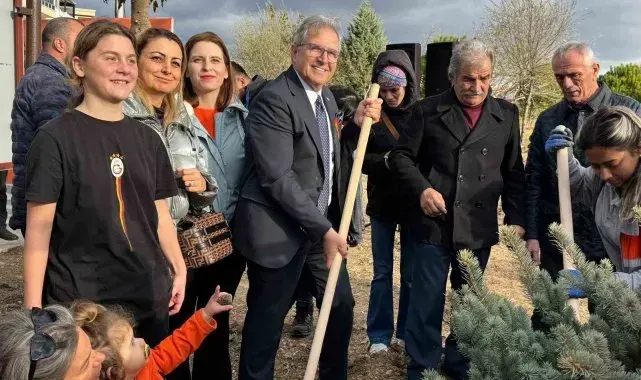 Bandırma'da katledilen kadınlar anısına fidan dikildi