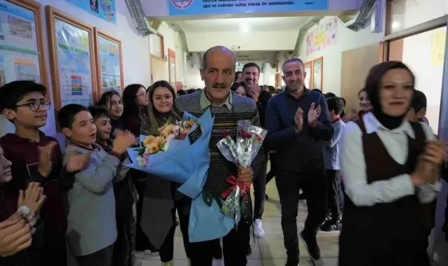 Muş'ta 34 yıllık eğitimciye duygusal Öğretmenler Günü kutlaması