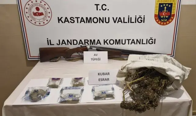 Jandarma ekiplerinden uyuşturucu operasyonu: 3 kişi tutuklandı